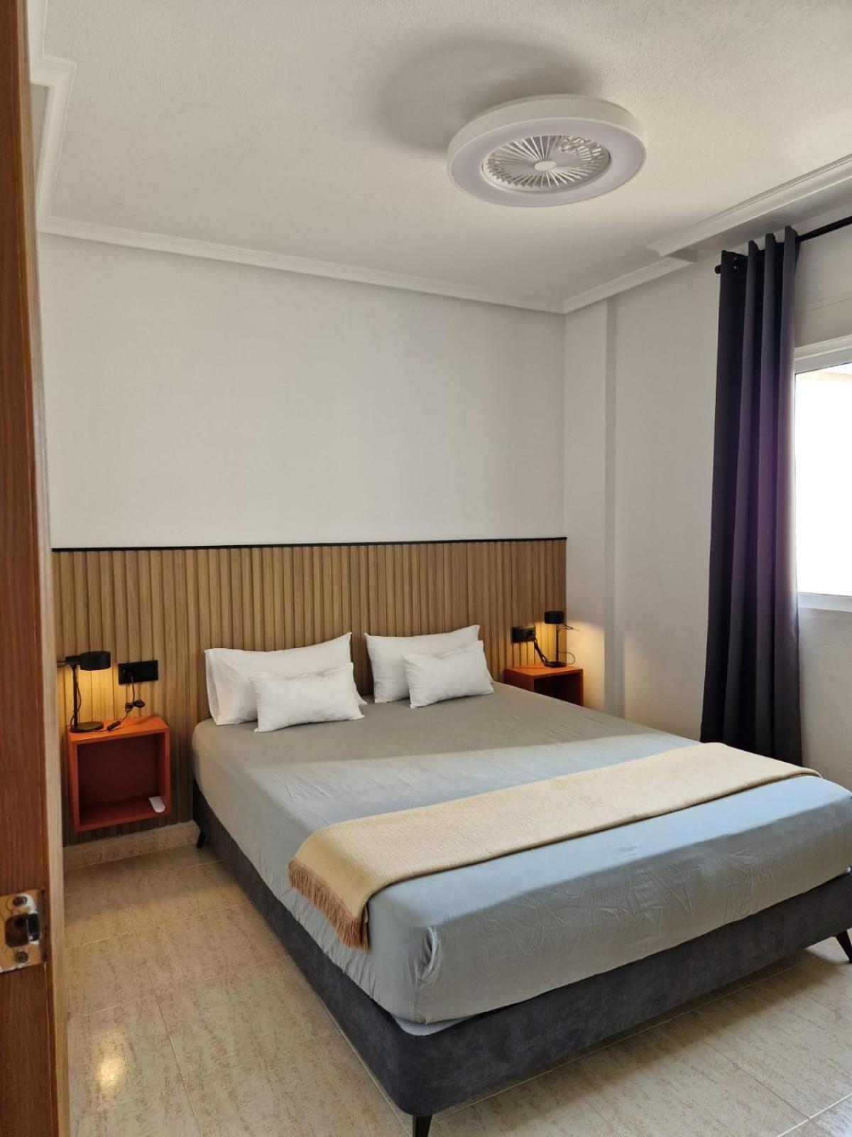 Apartamento Bonito Piso Al Lado Del Mar! La Mariña Exterior foto