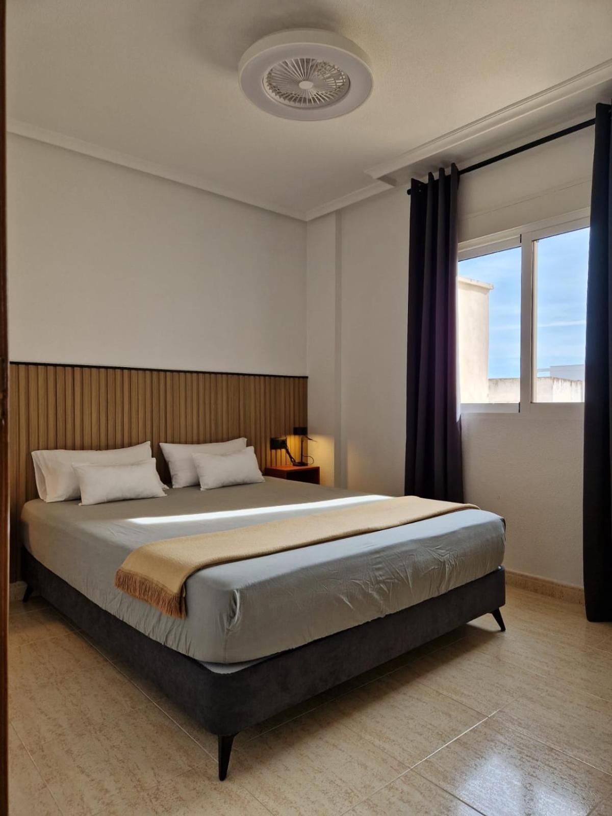 Apartamento Bonito Piso Al Lado Del Mar! La Mariña Exterior foto